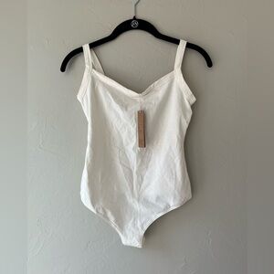 SKIMS COTTON JERSEY SCOOP NECK BODYSUIT IN MARBLE S